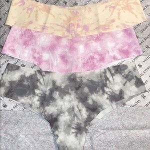 PINK Victoria’s Secret Tie Dye No Show Thongs
